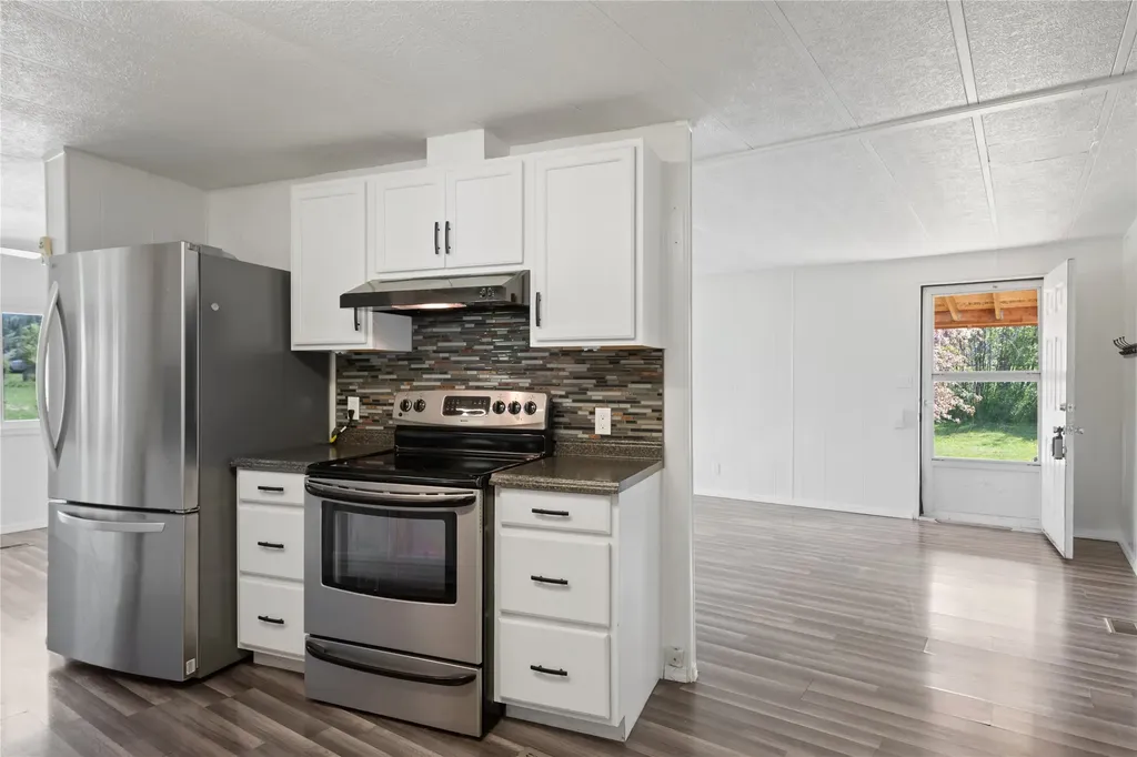 20735 E Mullan Road Clinton MT 59825