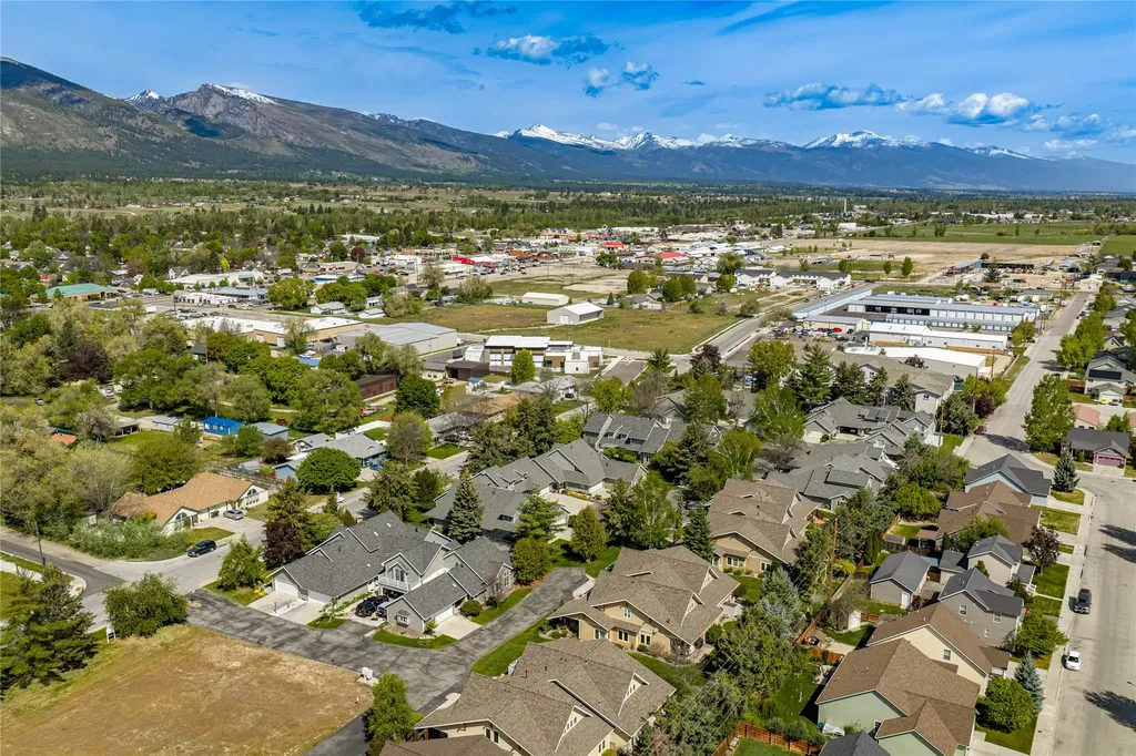 29 Cheyenne Trail Hamilton MT 59840