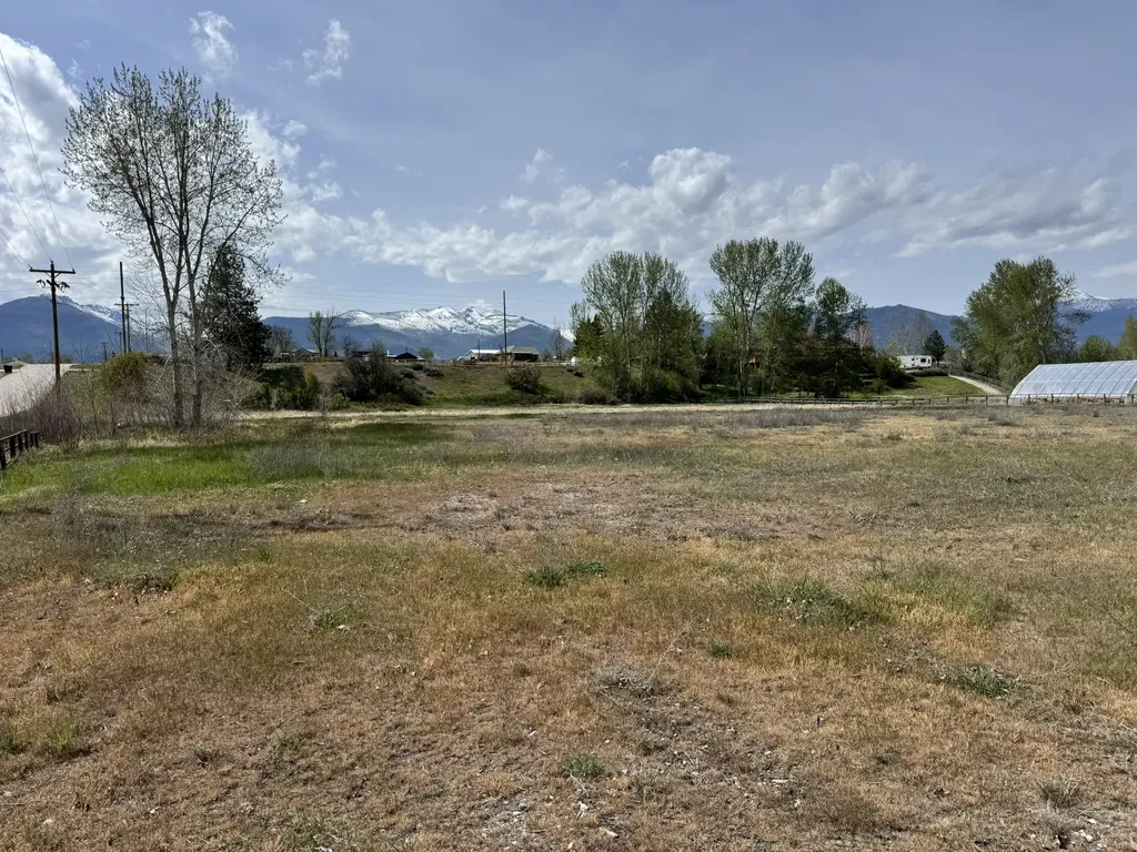Nhn W Tucker Crossing Victor MT 59875