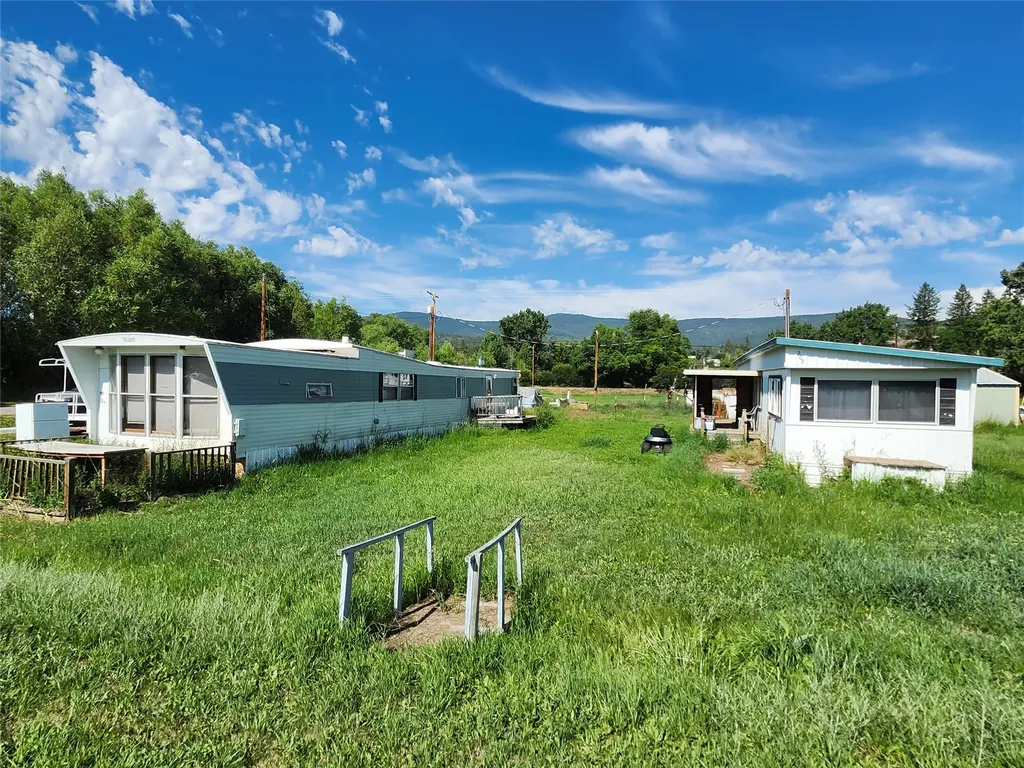 207, 209, 211, 211 1/2 A Street Hot Springs MT 59845