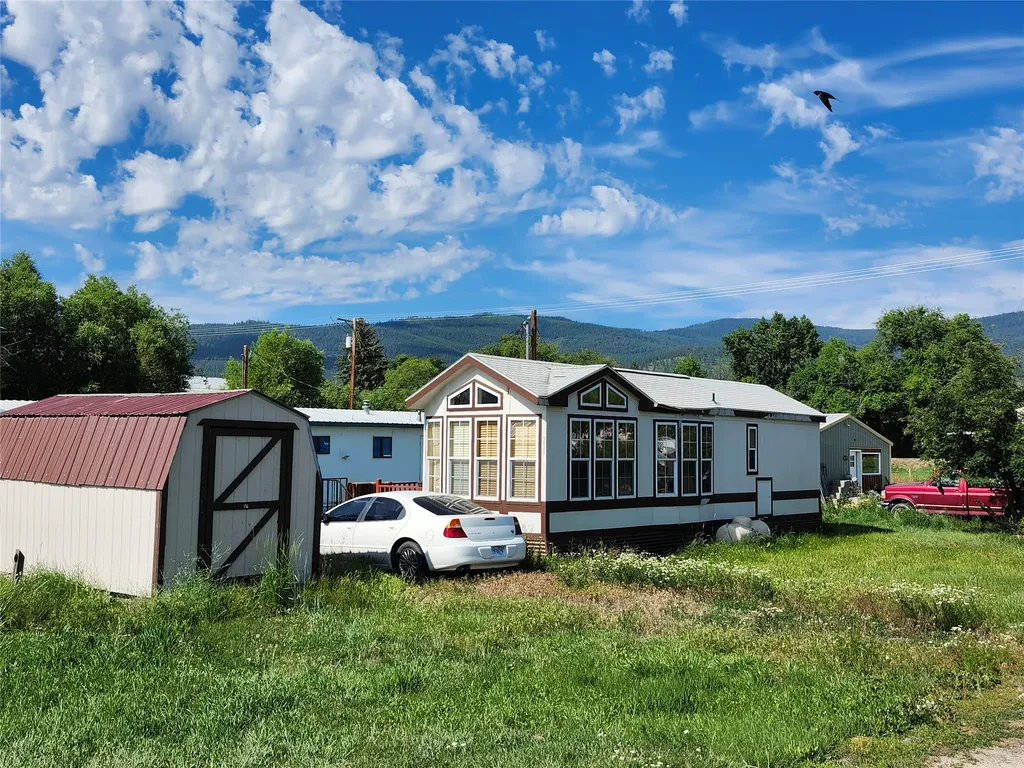 207, 209, 211, 211 1/2 A Street Hot Springs MT 59845