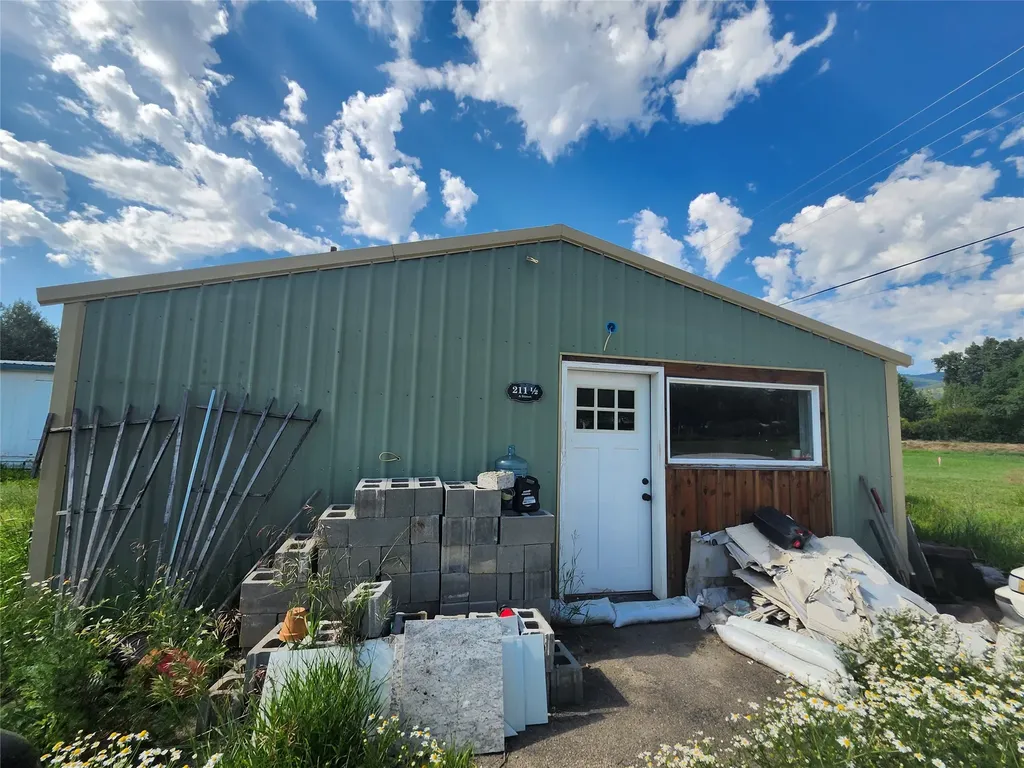 207, 209, 211, 211 1/2 A Street Hot Springs MT 59845