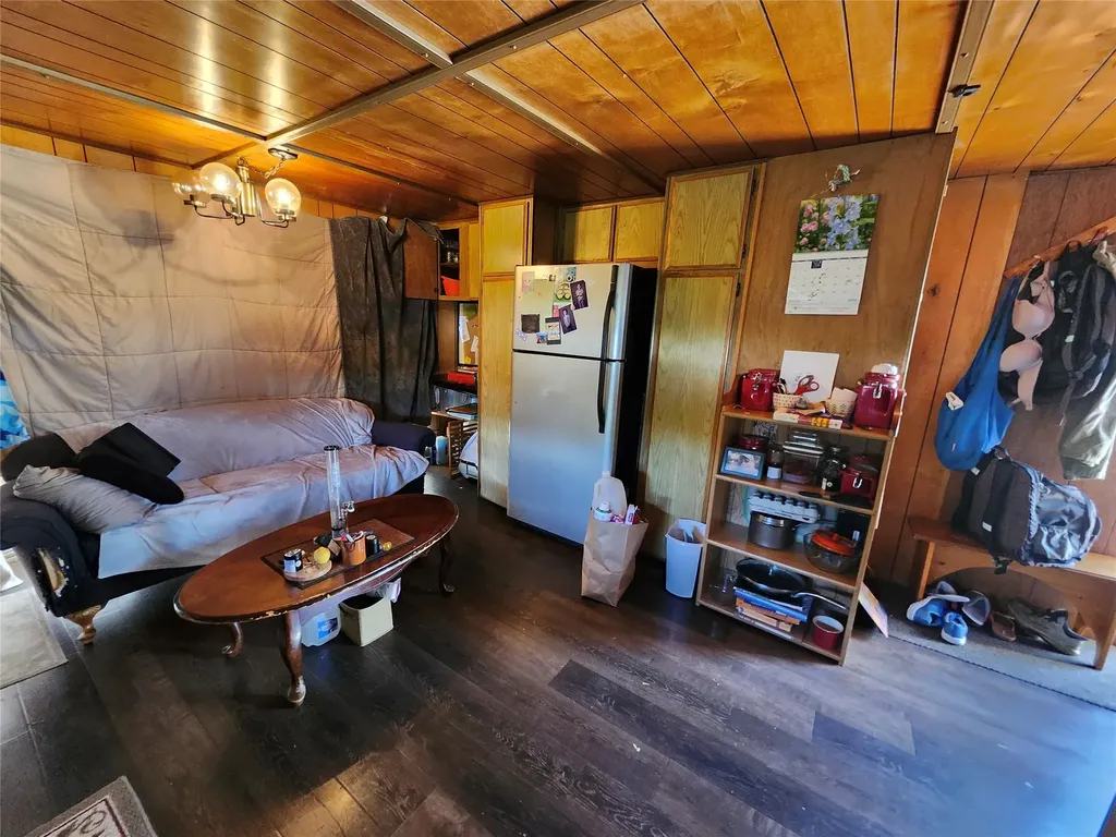 207, 209, 211, 211 1/2 A Street Hot Springs MT 59845
