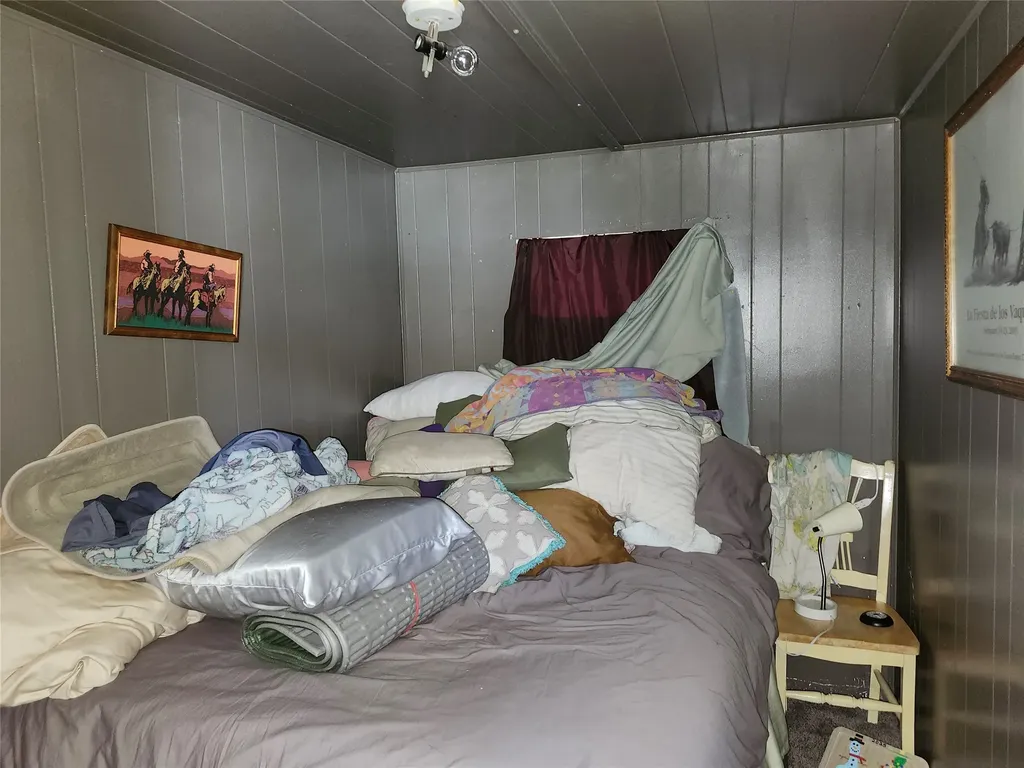 207, 209, 211, 211 1/2 A Street Hot Springs MT 59845