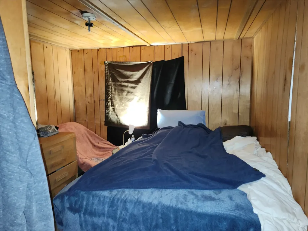 207, 209, 211, 211 1/2 A Street Hot Springs MT 59845