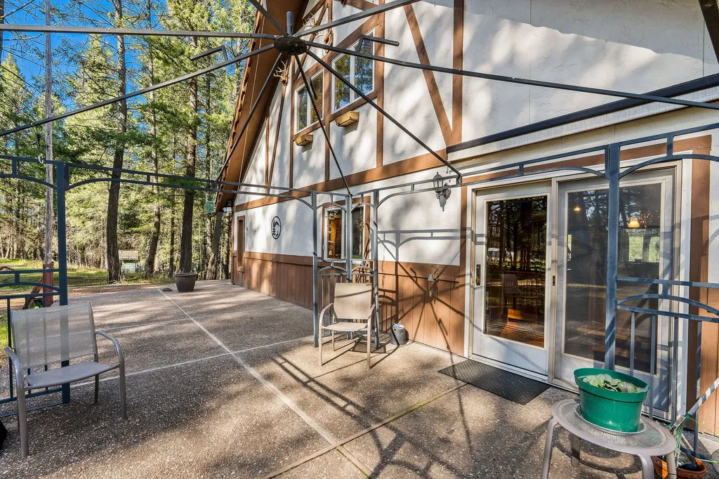 701 Mccaffery Road Bigfork MT 59911