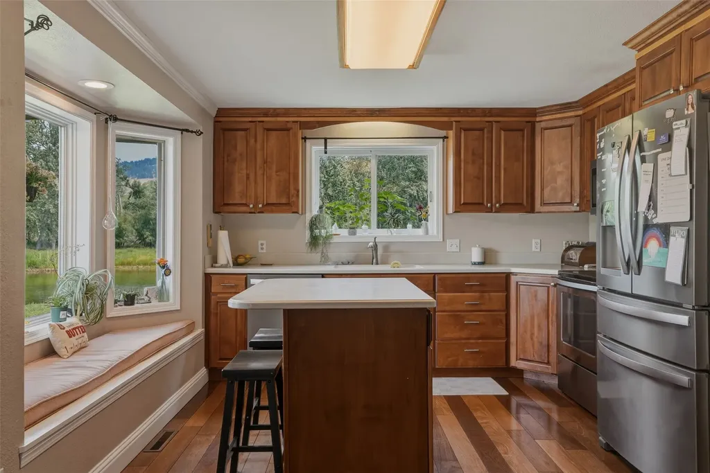 10855 Peninsula Place Lolo MT 59847