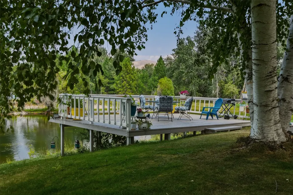 10855 Peninsula Place Lolo MT 59847