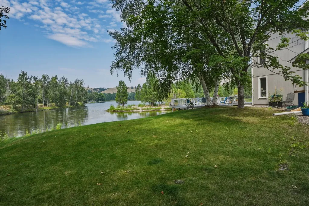 10855 Peninsula Place Lolo MT 59847