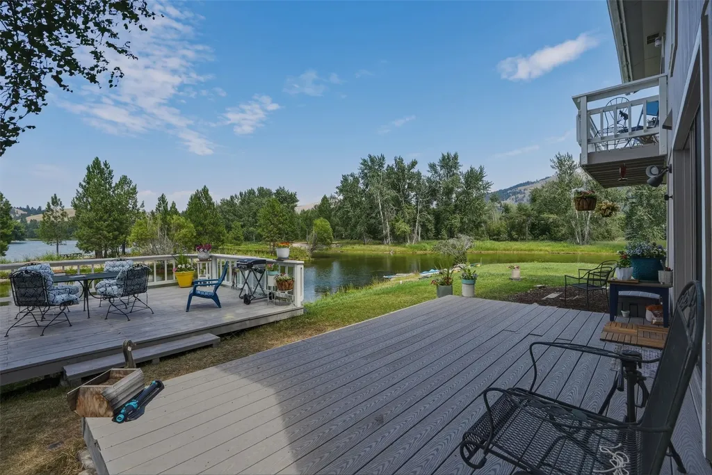 10855 Peninsula Place Lolo MT 59847