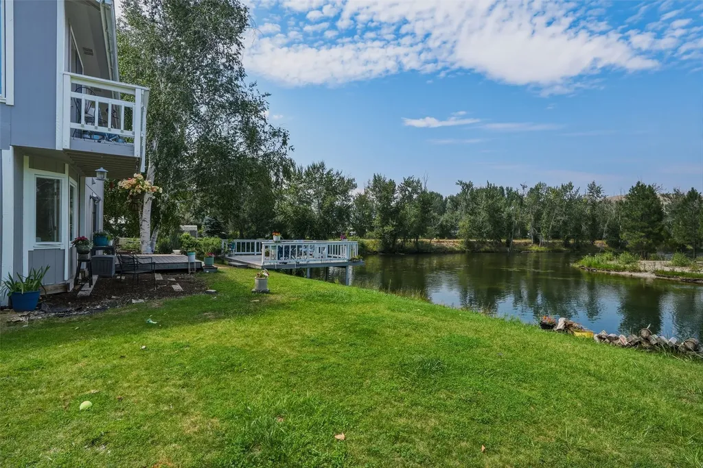 10855 Peninsula Place Lolo MT 59847
