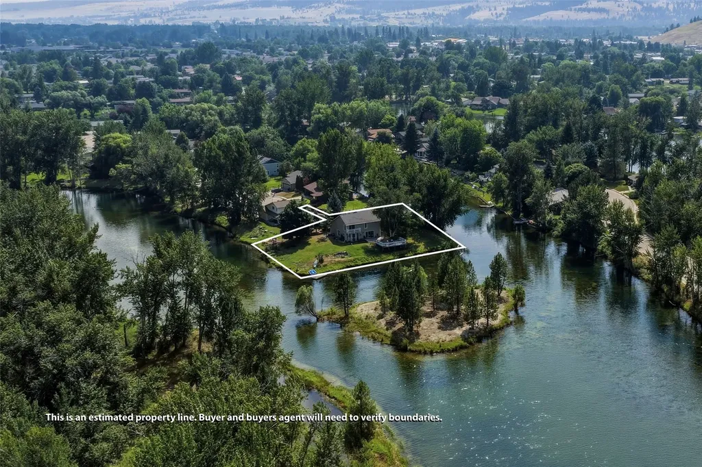 10855 Peninsula Place Lolo MT 59847