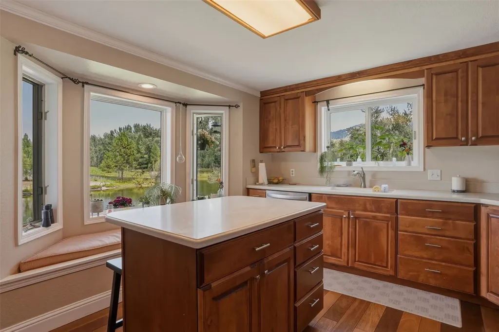 10855 Peninsula Place Lolo MT 59847