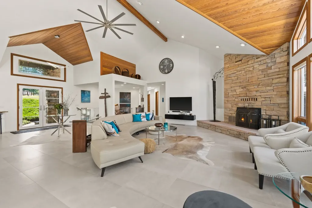109 Eagle Bend Drive Bigfork MT 59911