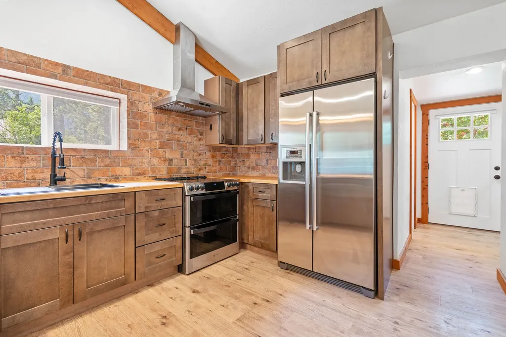 510 Mountain Drive Hungry Horse MT 59919