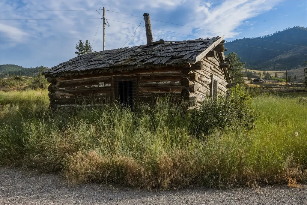 9703 Mt Highway 200 Dixon MT 59831