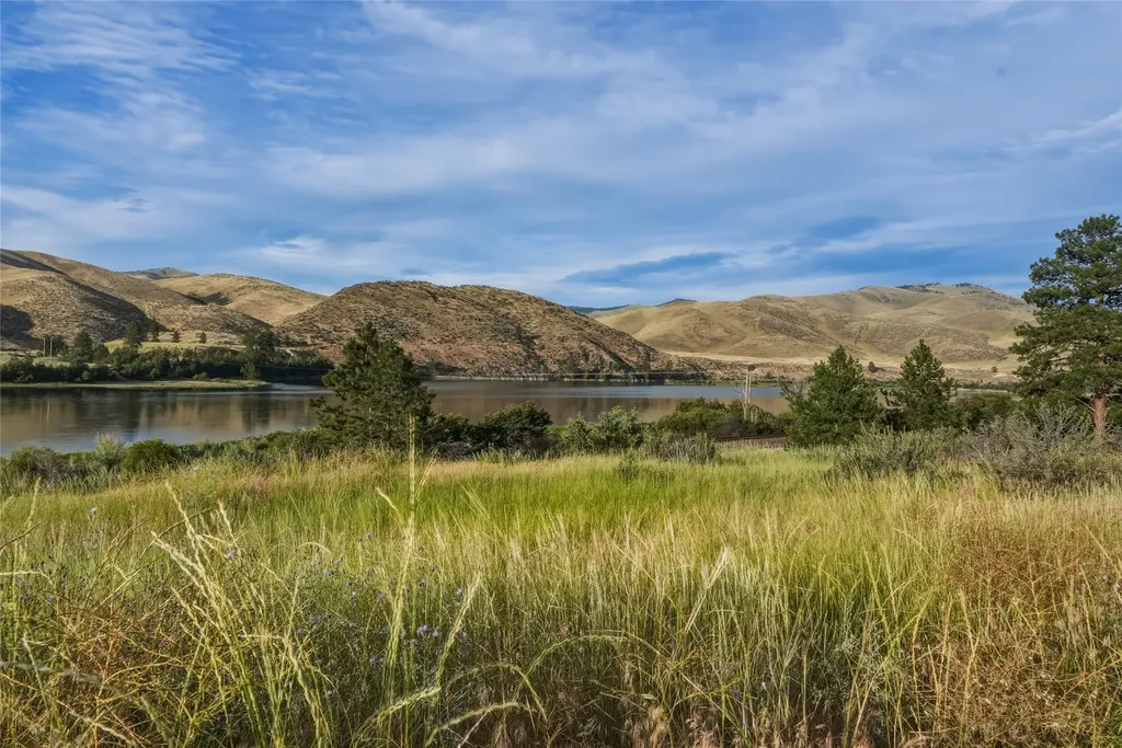 9703 Mt Highway 200 Dixon MT 59831