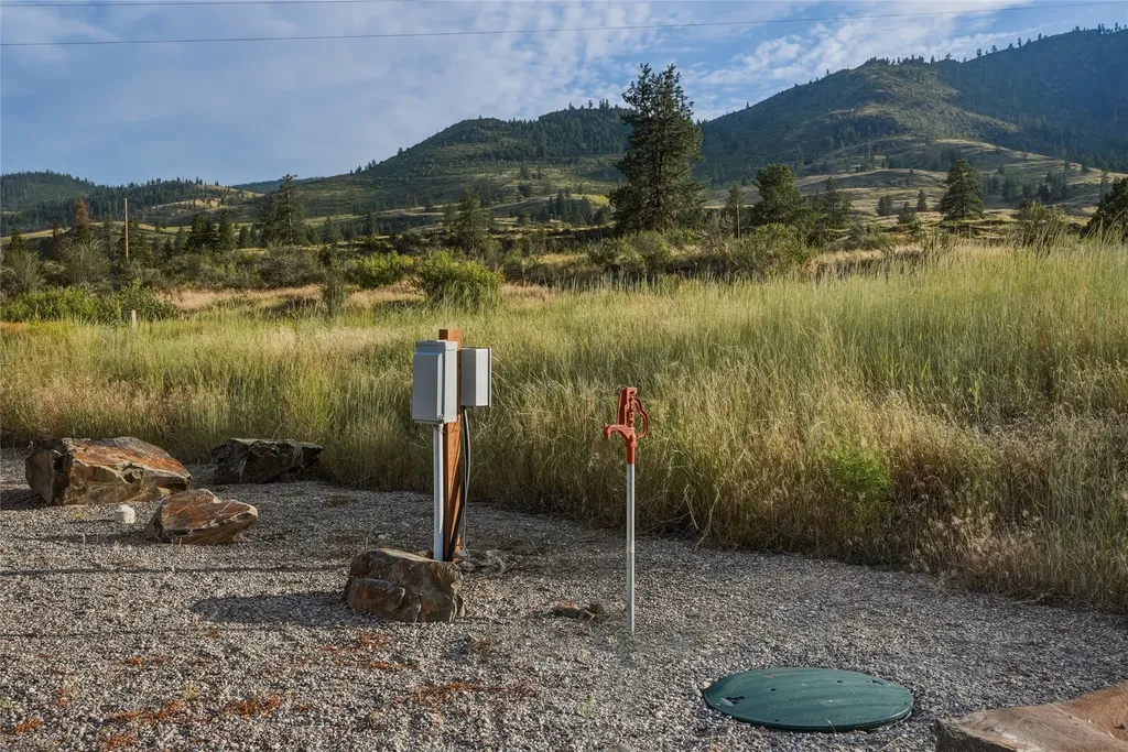 9703 Mt Highway 200 Dixon MT 59831