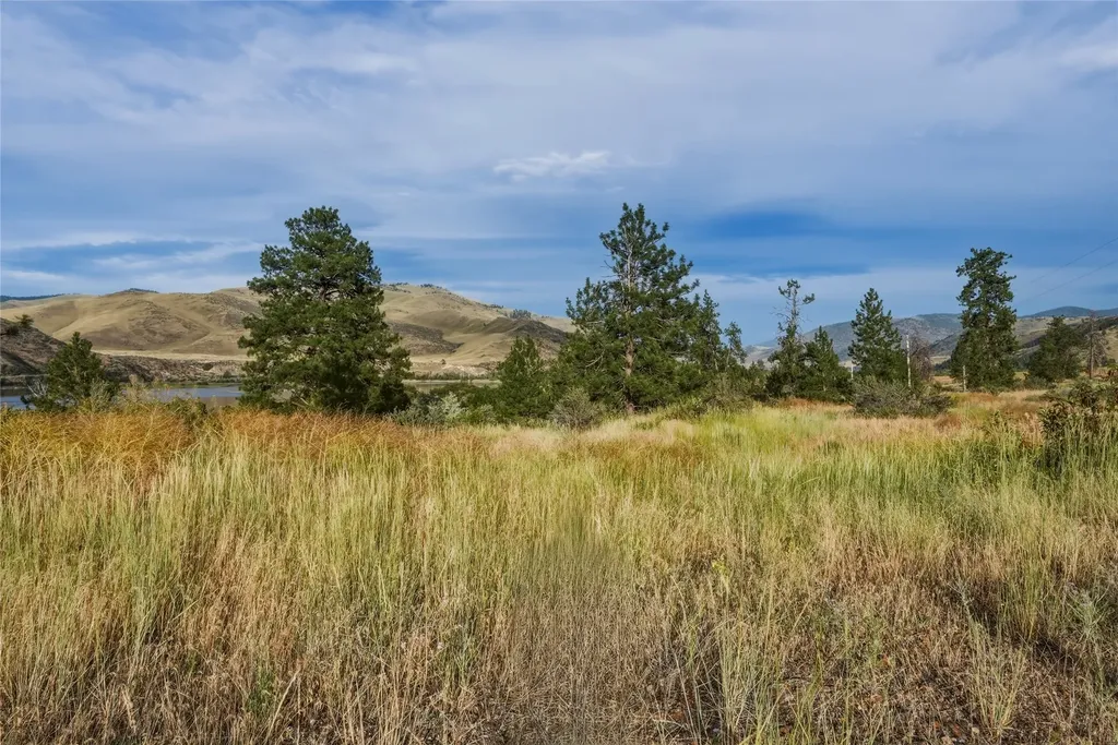 9703 Mt Highway 200 Dixon MT 59831