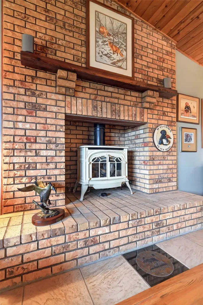46 Bootlegger Trail Clancy MT 59634