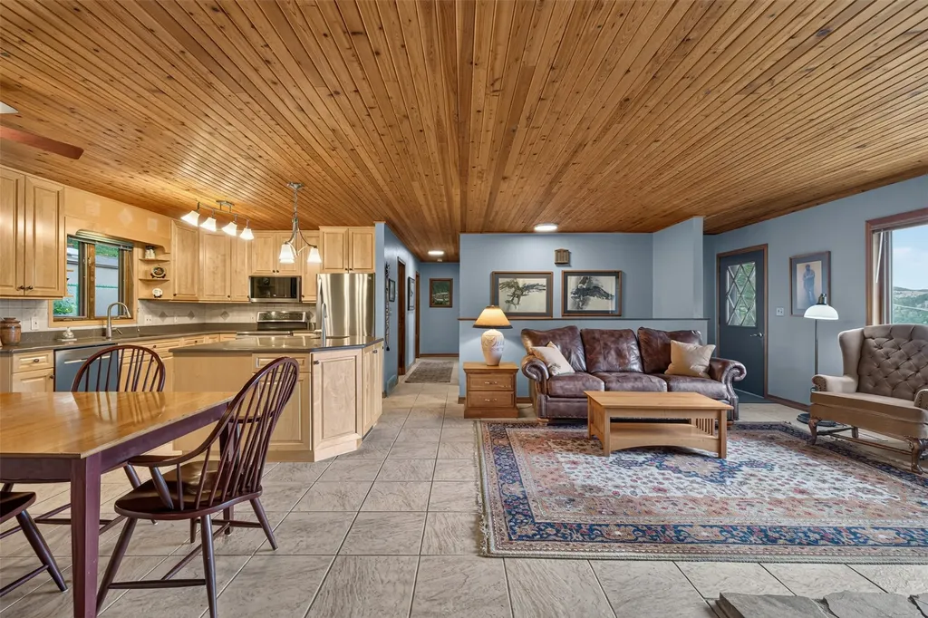 46 Bootlegger Trail Clancy MT 59634