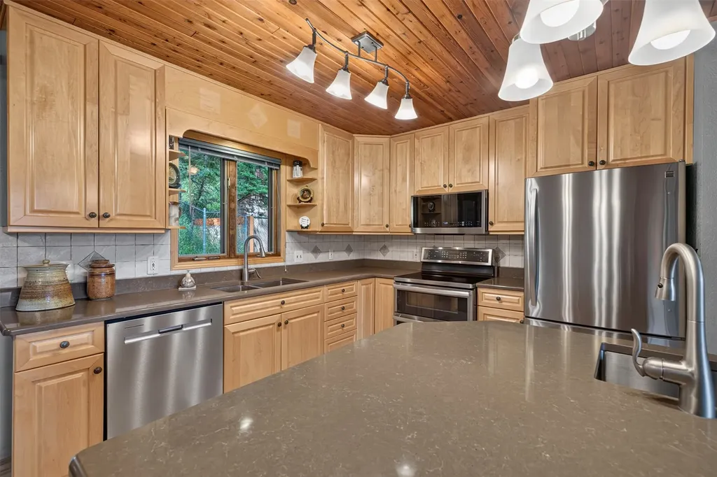 46 Bootlegger Trail Clancy MT 59634