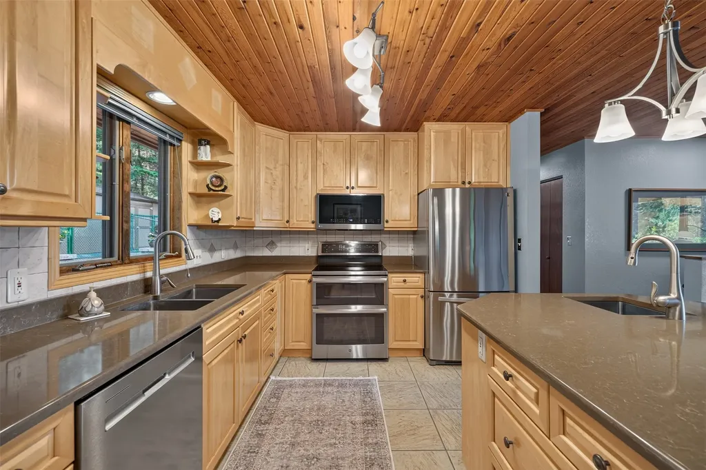 46 Bootlegger Trail Clancy MT 59634