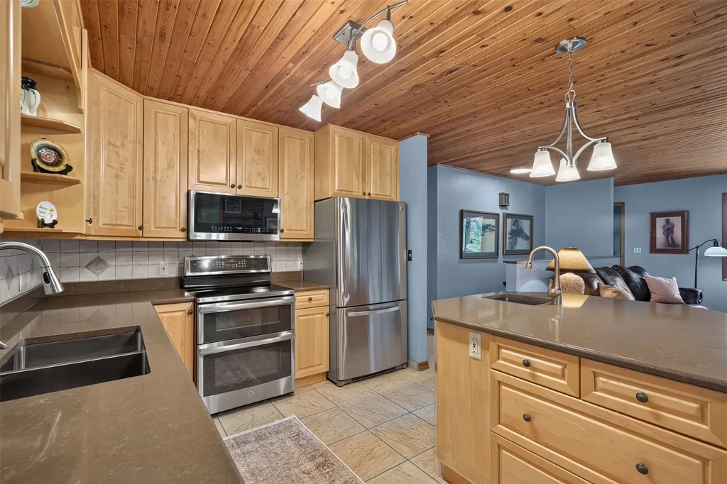 46 Bootlegger Trail Clancy MT 59634