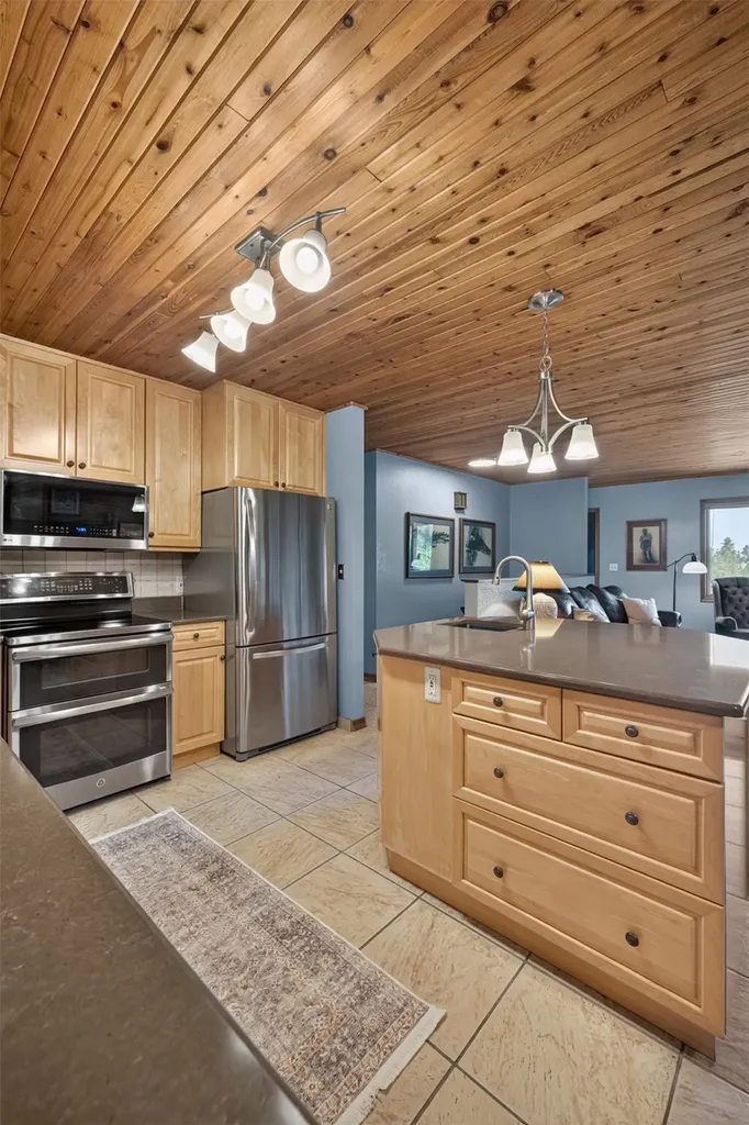 46 Bootlegger Trail Clancy MT 59634