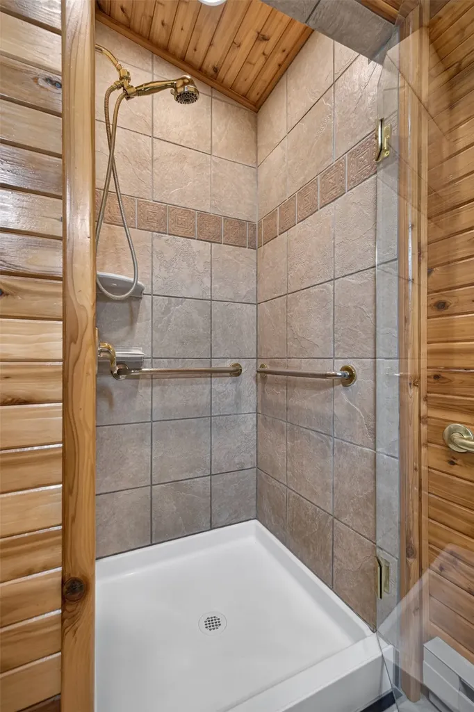 46 Bootlegger Trail Clancy MT 59634