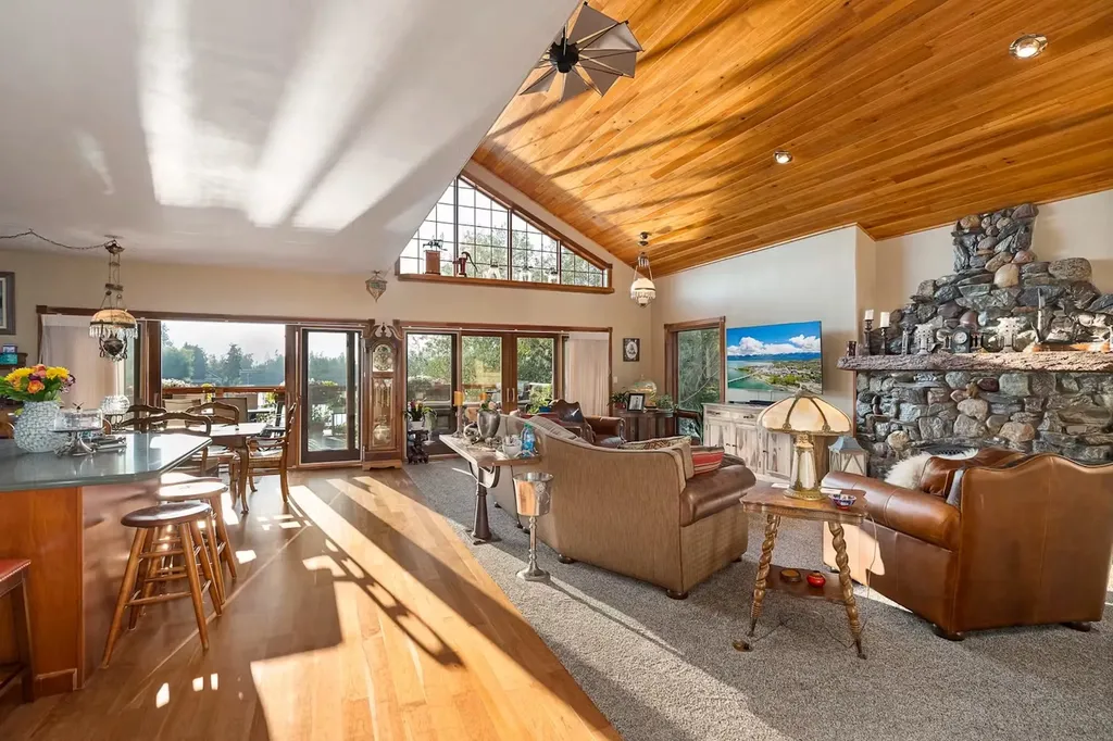 416 Electric Avenue Bigfork MT 59911