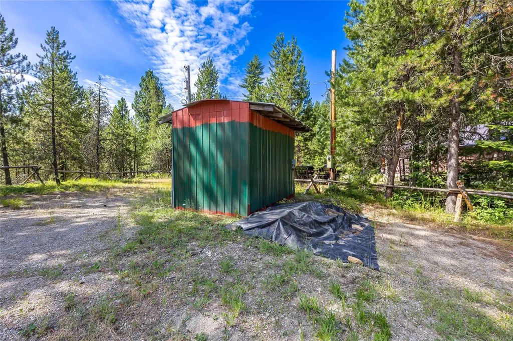 136 Brown Bear Lane De Borgia MT 59830