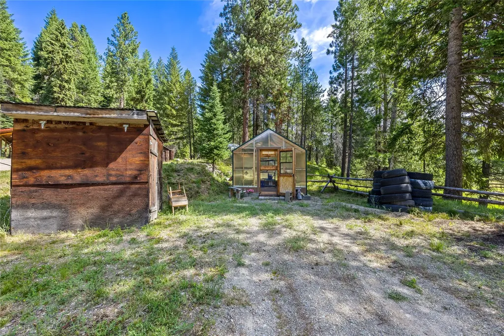 136 Brown Bear Lane De Borgia MT 59830