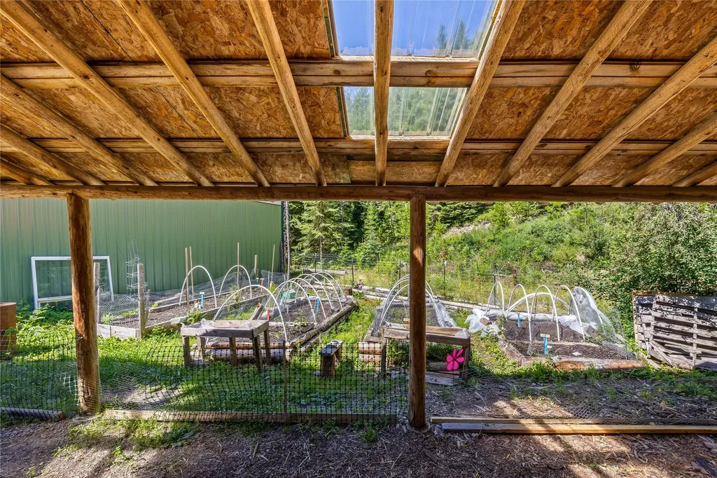 136 Brown Bear Lane De Borgia MT 59830