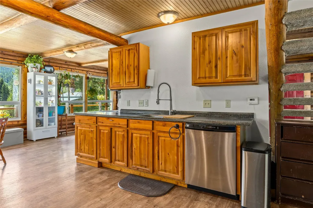 136 Brown Bear Lane De Borgia MT 59830