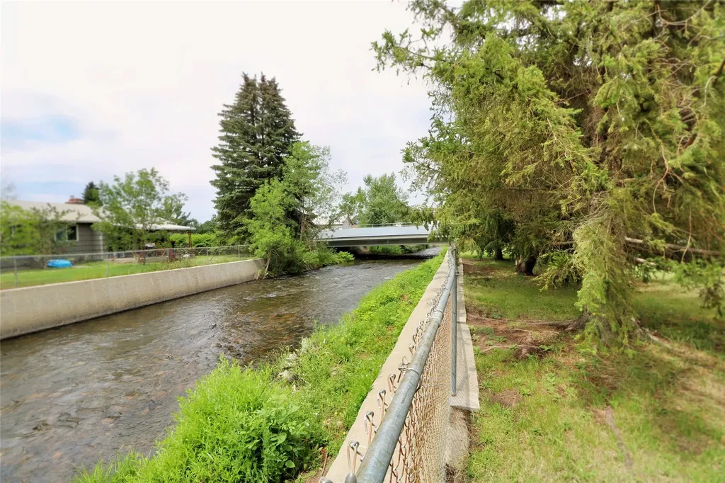 17 E Riggs Street East Helena MT 59635