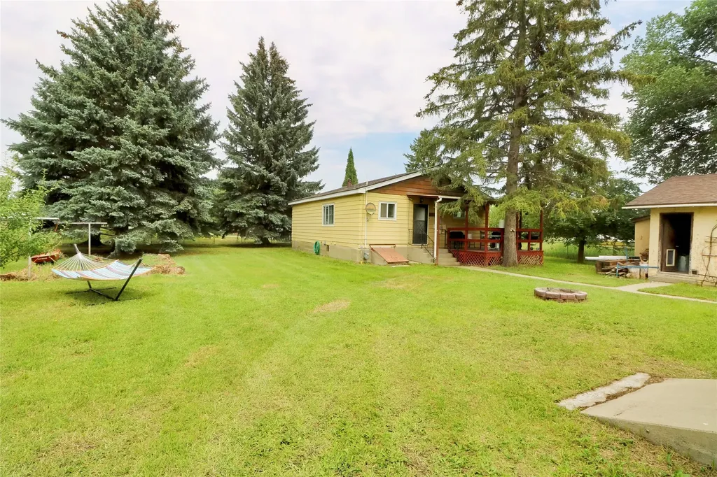 17 E Riggs Street East Helena MT 59635
