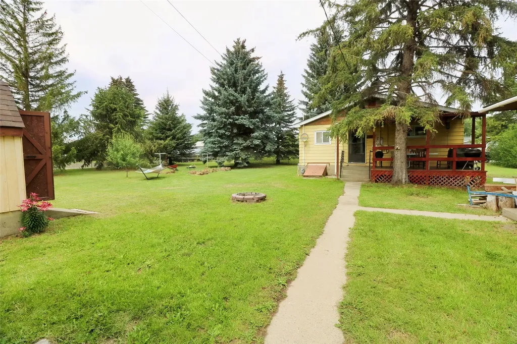 17 E Riggs Street East Helena MT 59635
