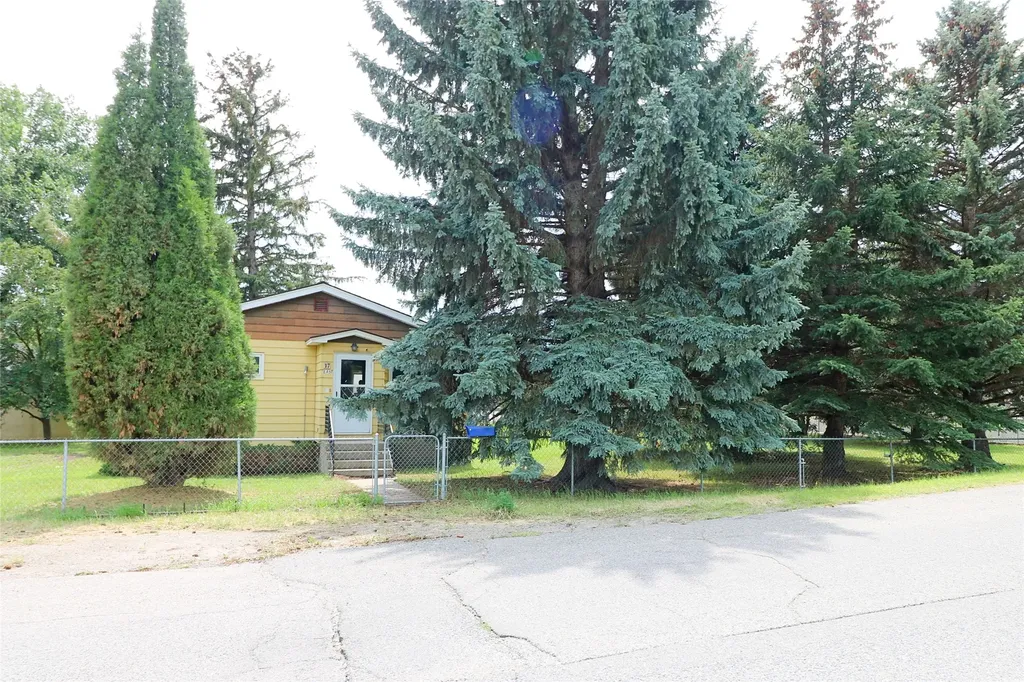 17 E Riggs Street East Helena MT 59635