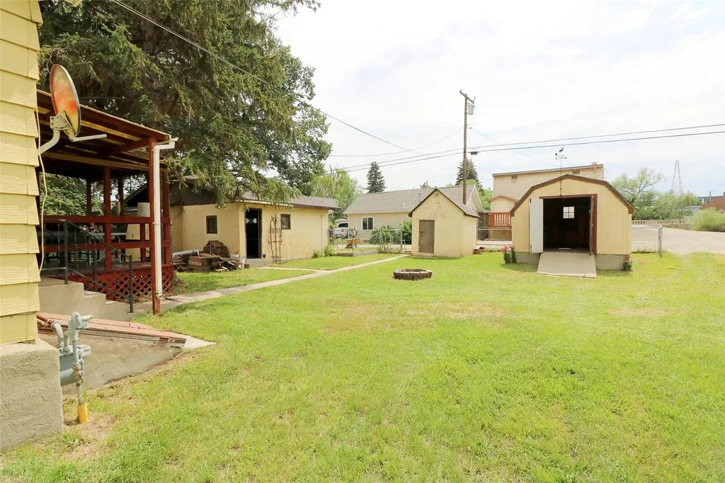 17 E Riggs Street East Helena MT 59635