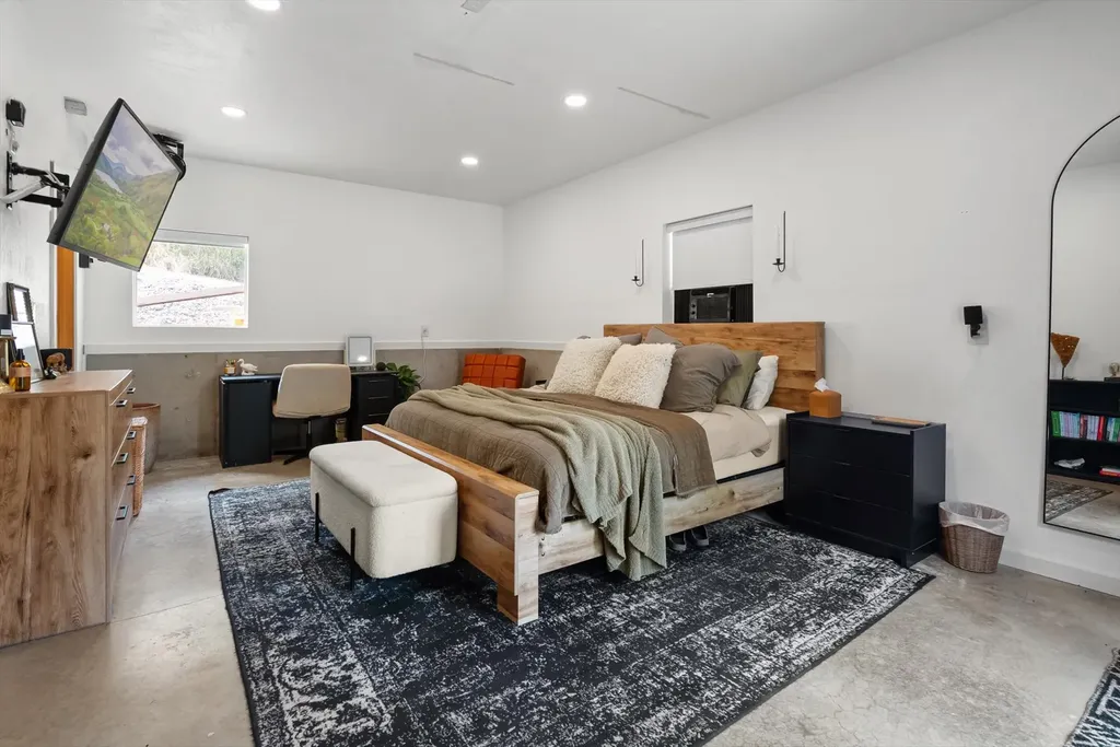 81 Grandview Terrace Lakeside MT 59922