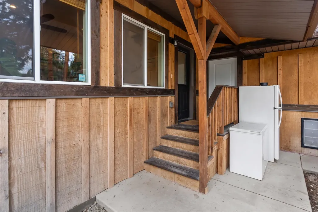 81 Grandview Terrace Lakeside MT 59922