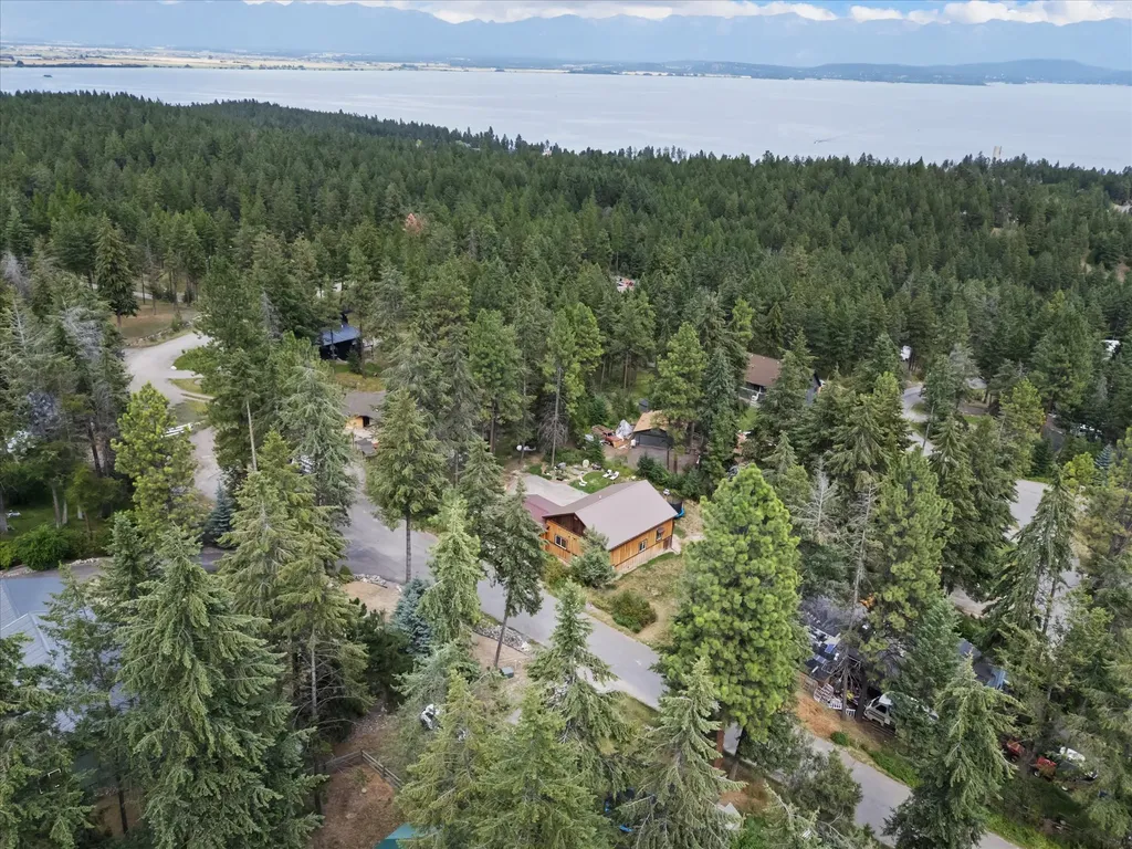 81 Grandview Terrace Lakeside MT 59922