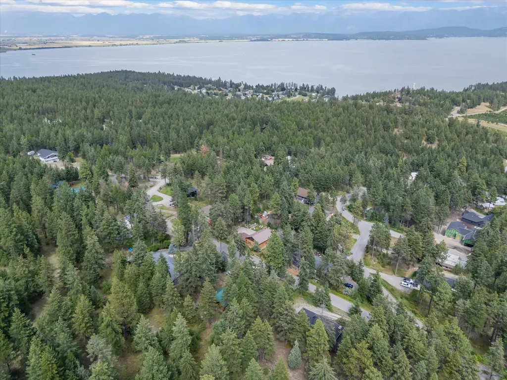 81 Grandview Terrace Lakeside MT 59922