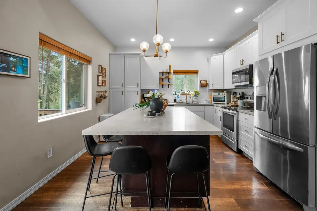 81 Grandview Terrace Lakeside MT 59922