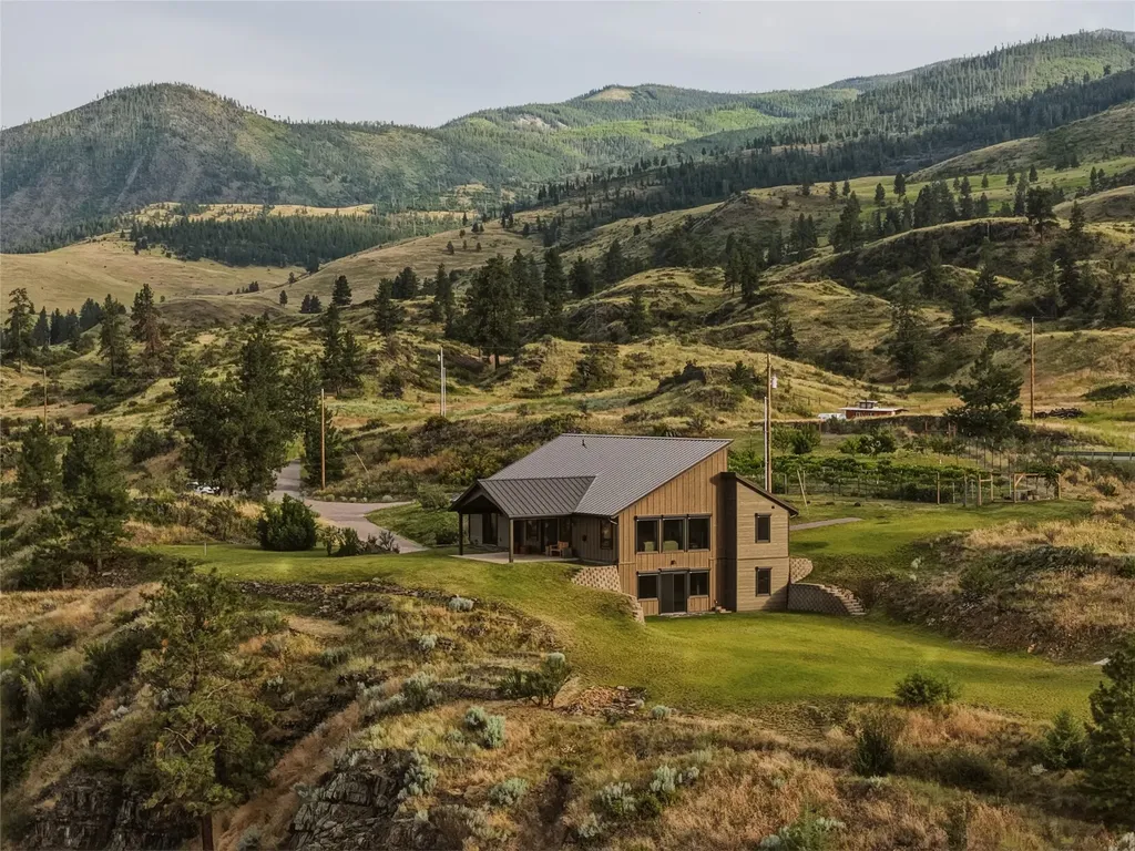 9701 Mt Highway 200 Dixon MT 59831