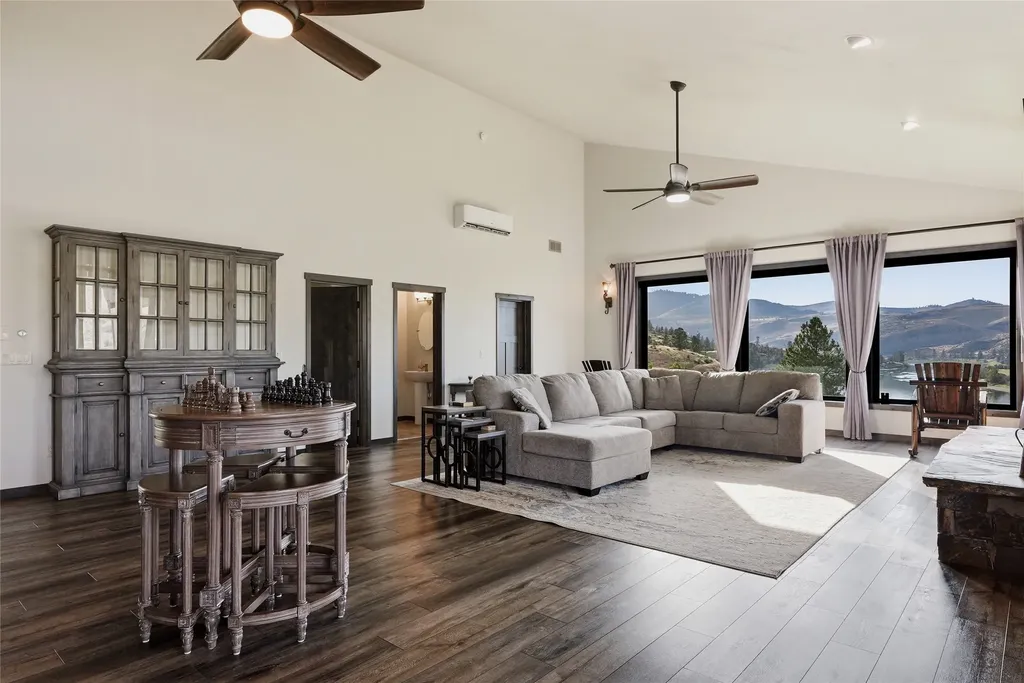 9701 Mt Highway 200 Dixon MT 59831