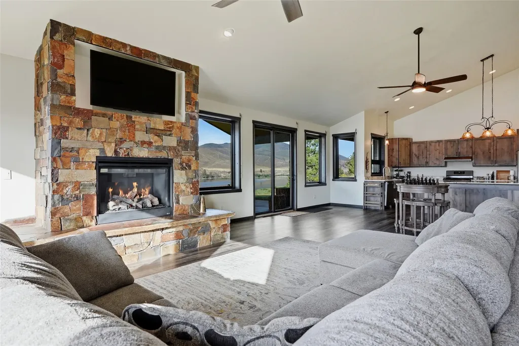 9701 Mt Highway 200 Dixon MT 59831