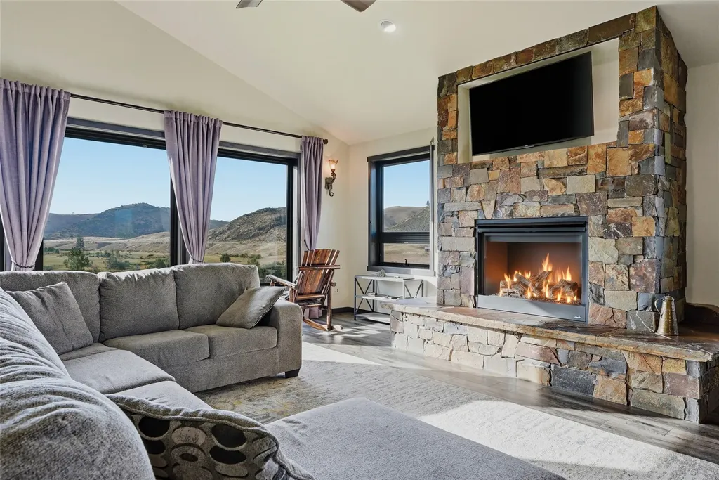 9701 Mt Highway 200 Dixon MT 59831