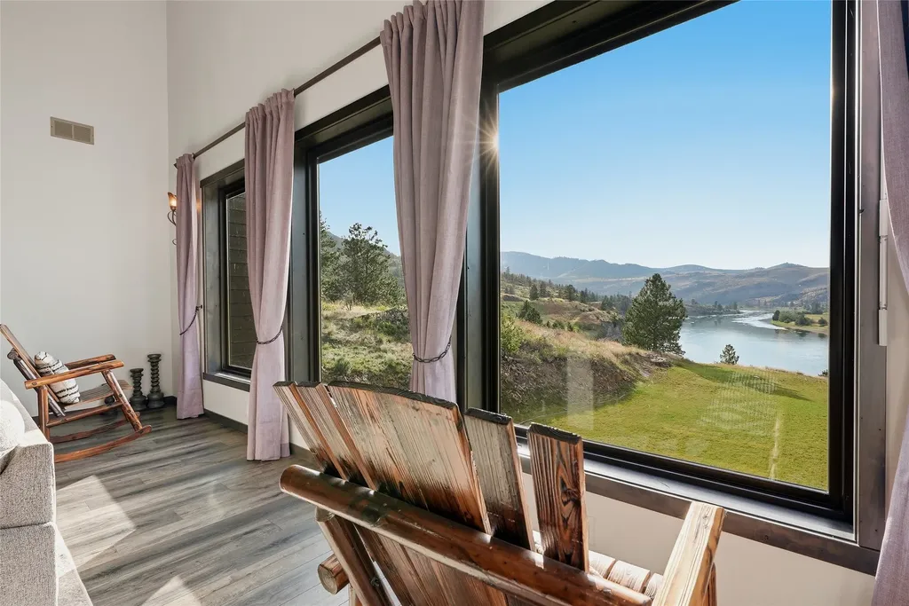 9701 Mt Highway 200 Dixon MT 59831